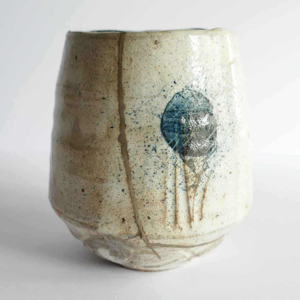 Tasse à thé et café "Sur l'ombrelle, la pluie" Kohiki (Réparée Urushitsugi) - Shōgo IKEDA