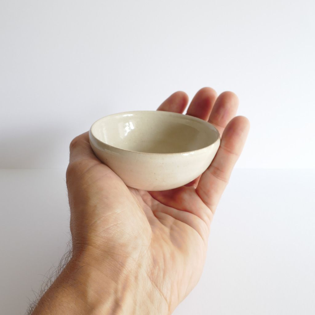 Tasse à Sake "Maruzoko 丸底" Etchū Seto-yaki et Boîte Tomobako signée - Fumi KITAMURA